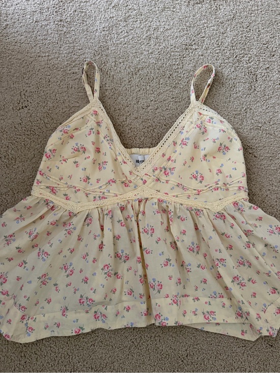 Hollister Tops - Hollister Cream Floral Smocked Tank Top